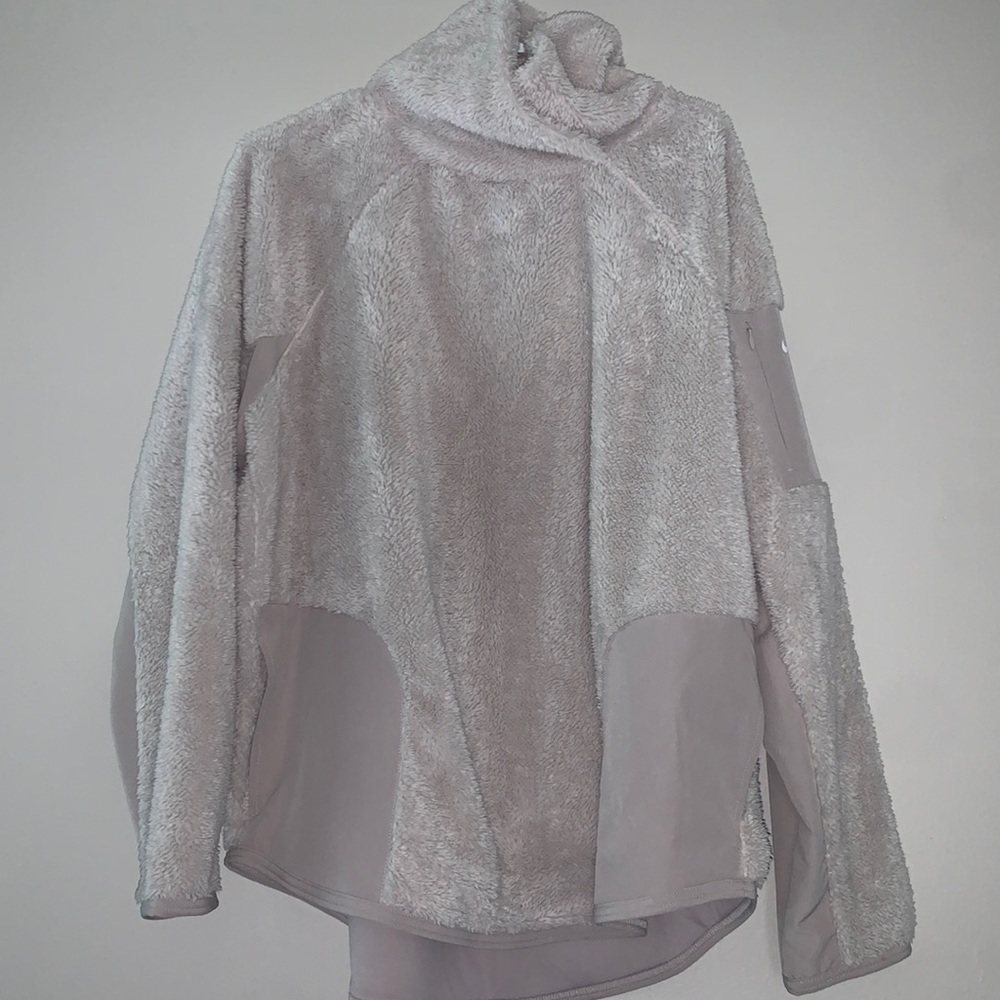Fuzzy nike hoodie (XL fits L)